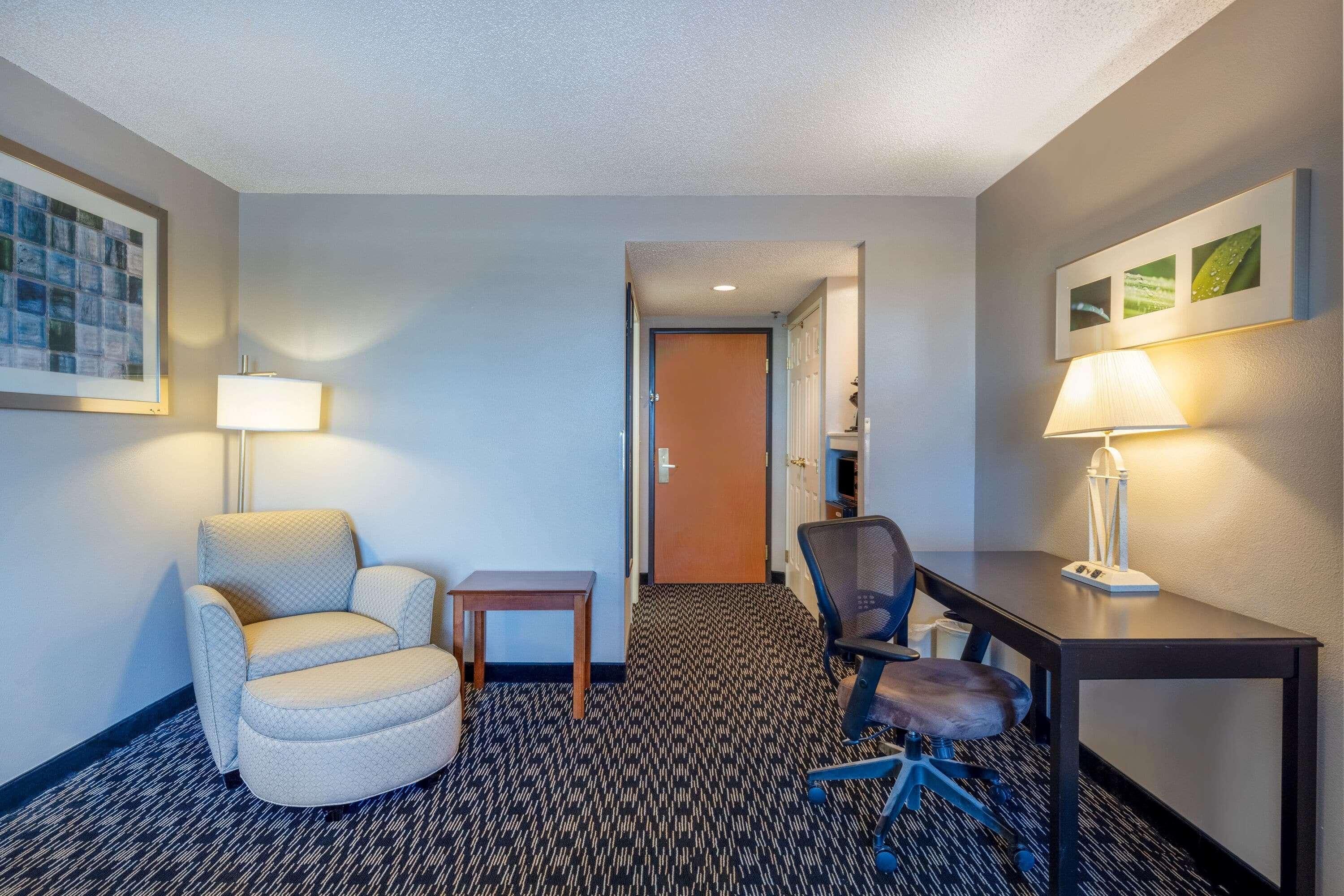 Wingate By Wyndham Gillette Hotel Bagian luar foto