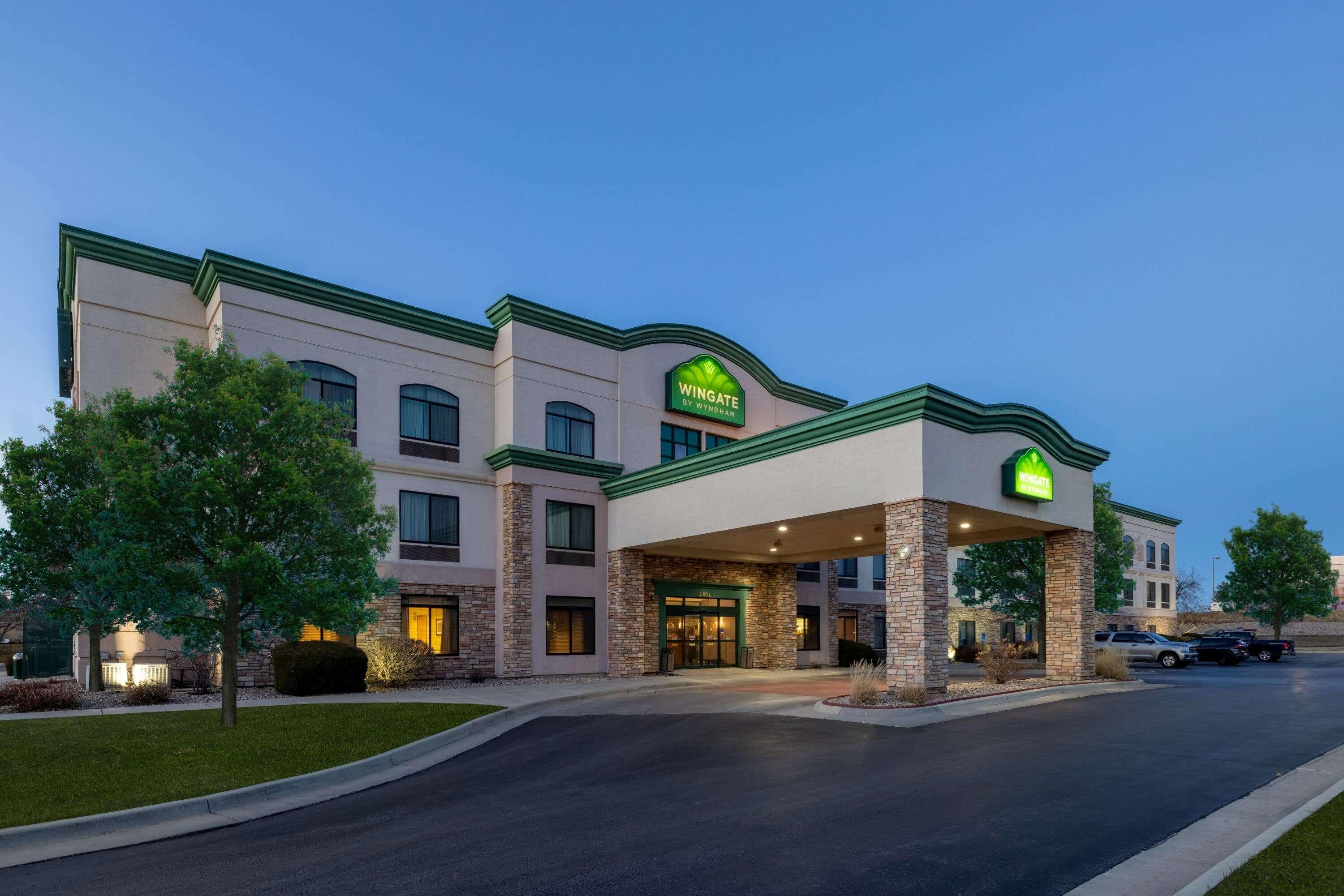 Wingate By Wyndham Gillette Hotel Bagian luar foto