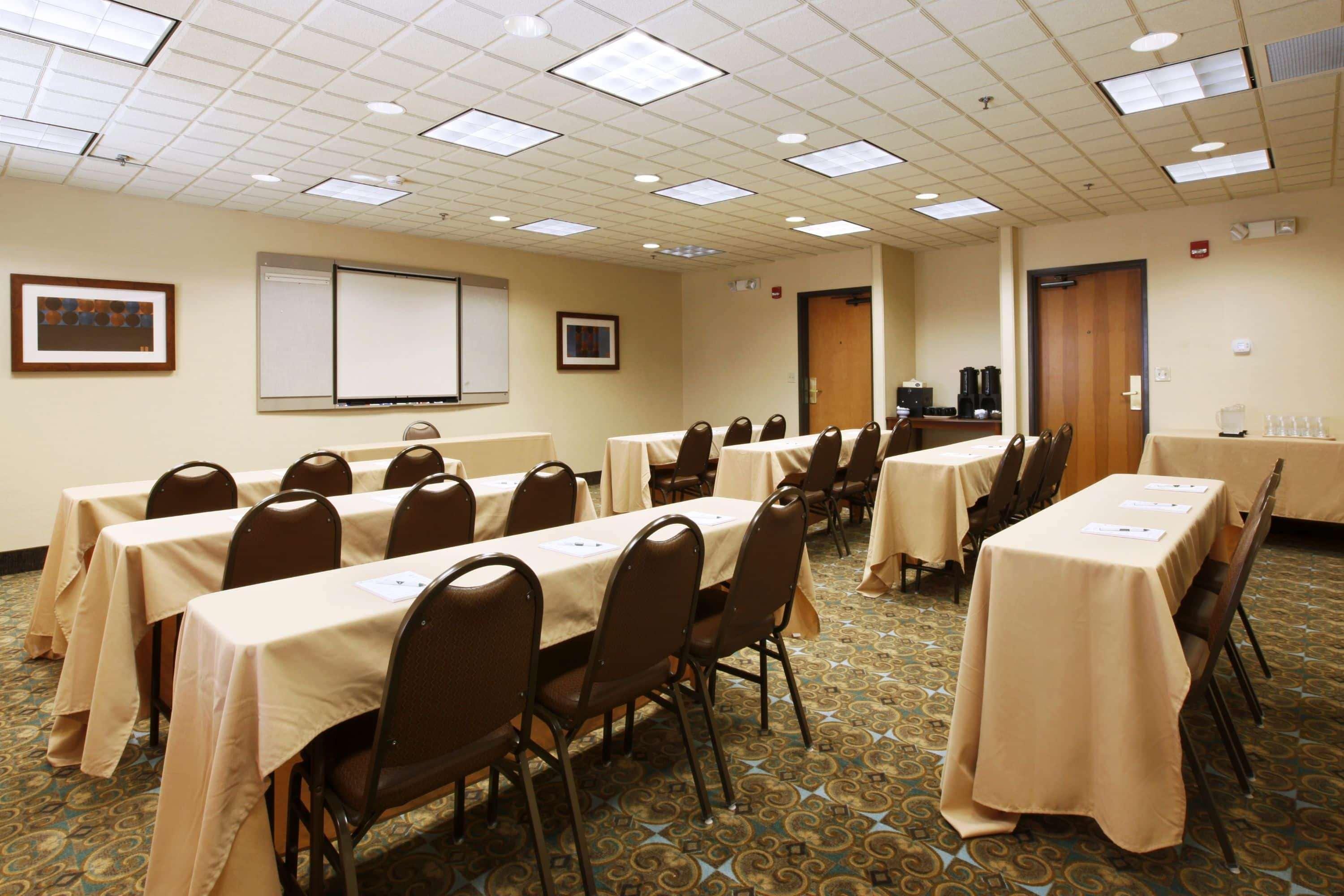 Wingate By Wyndham Gillette Hotel Bagian luar foto